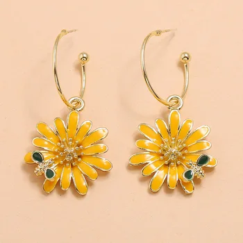 

Ins Gold Yellow Enamel Daisy Flower Bee Hoop Earrings Korean Women Party Jewelry
