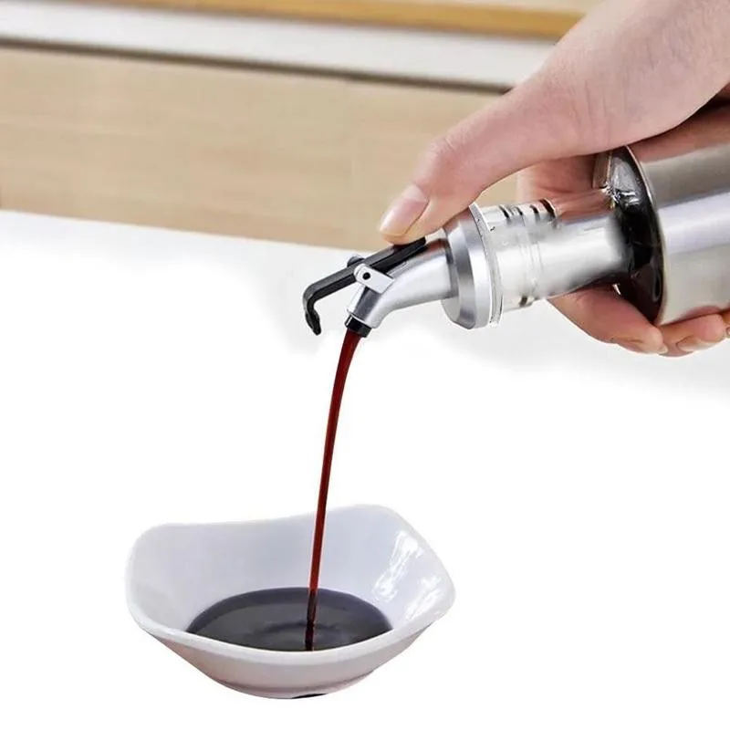 1pcs Multipurpose Plastic Oil Drainer Wine Pourer Oil Sprayer Tool