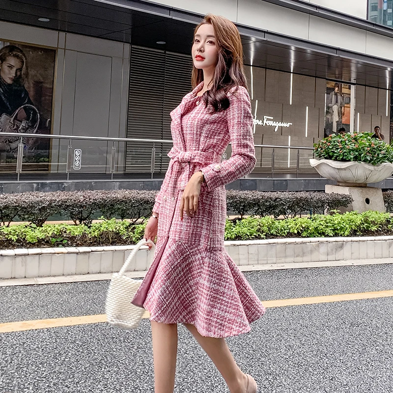 

Autumn Winter Pink Plaid Tweed Wool Long Coat Women Notched Double Dreasted Sashes Ruffles Woolen Overcoat Mermaid Outerwear