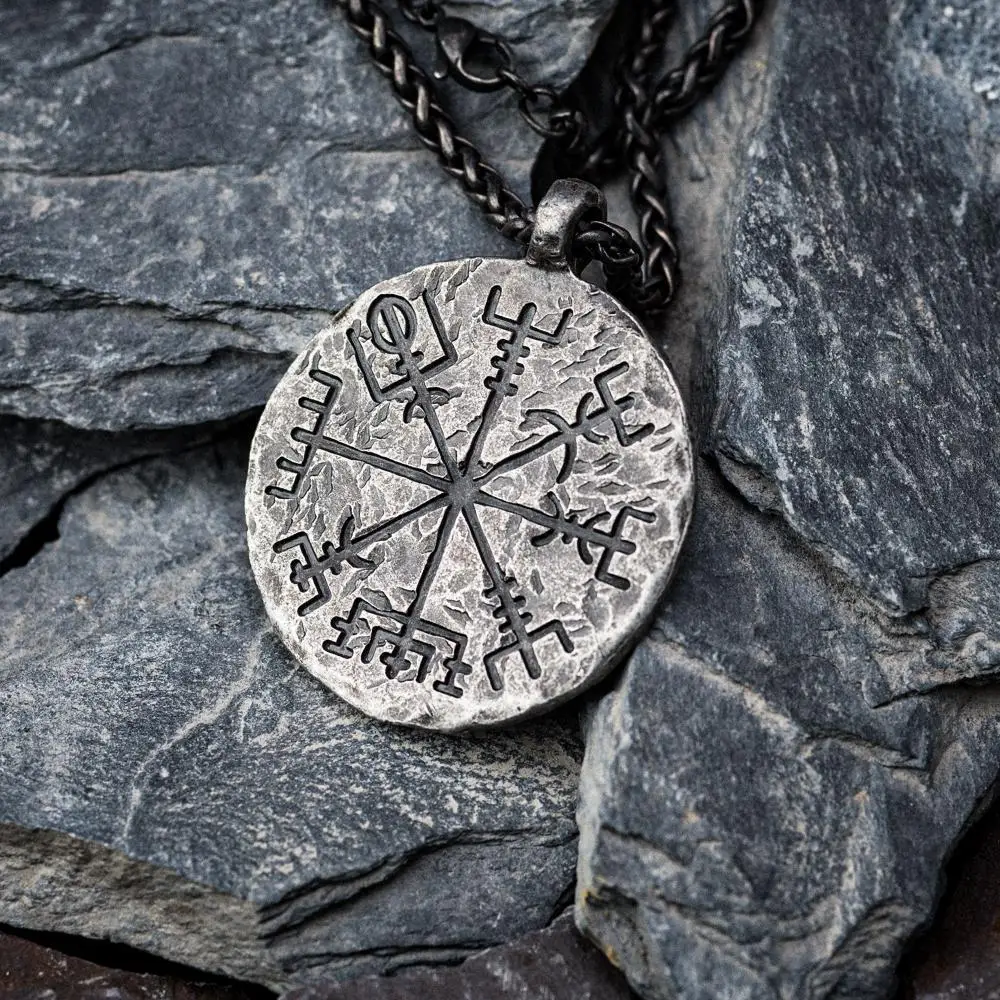 Vintage Men Viking Vegvisir Compass Pendant Necklace Nordic Odin Rune Stainless Steel Necklace For Men 2024 Retro Amulet Jewelry