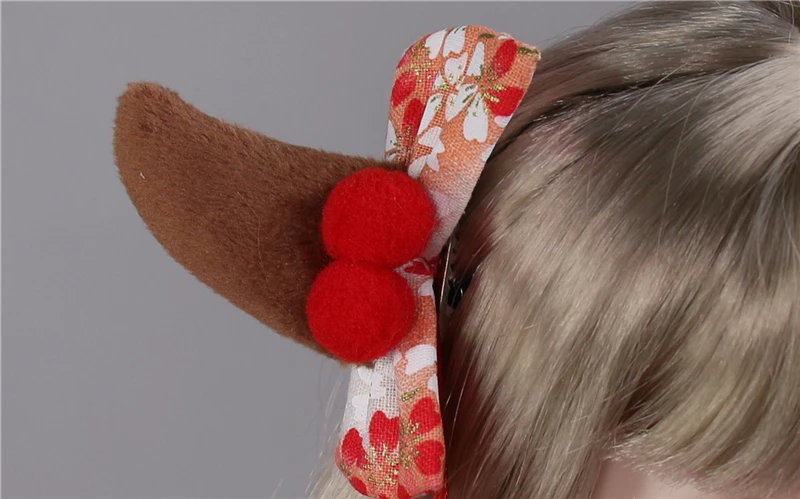 Bernetta – Premium Custom Neo Blythe Doll with Blonde Hair, White Skin & Matte Cute Face 3