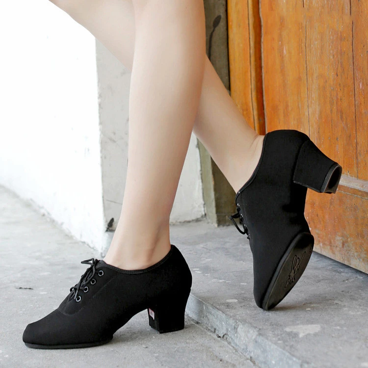 close shoes for ladies