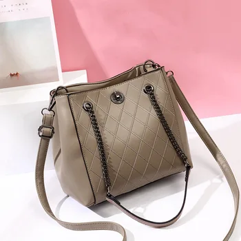 

Female Bag 2020 New Messenger Bag Vintage Western Style Large-Capacity Small Fragrant ling ge Chain Bag Lady