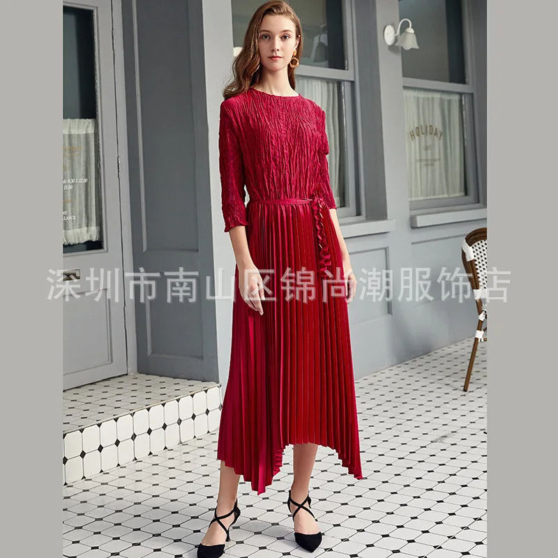 MIYAKE Fold известная женщина темперамент сплайсинга шелковое атласное ласточкин хвост платье Длинные свободные кружева и плиссированные платья