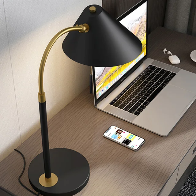 Modern style creative adjustable wireless charging desk lamp Table lamps for bedroom 3