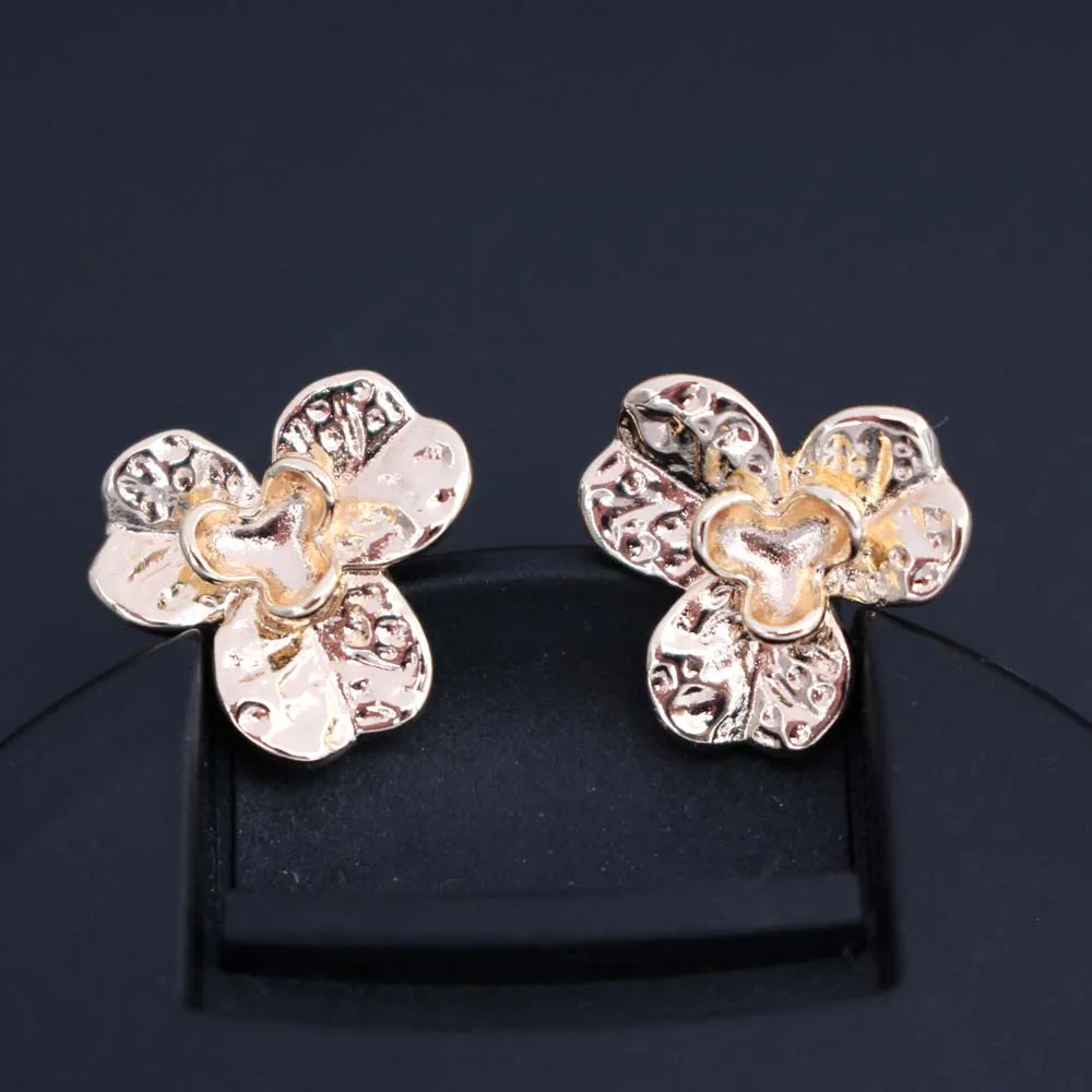 

10pairs Triple Bloom Studs Daisy Flower Leaf Branch Earrings Post Connectors Pearl Base Gold Plated Jewelry Accessories