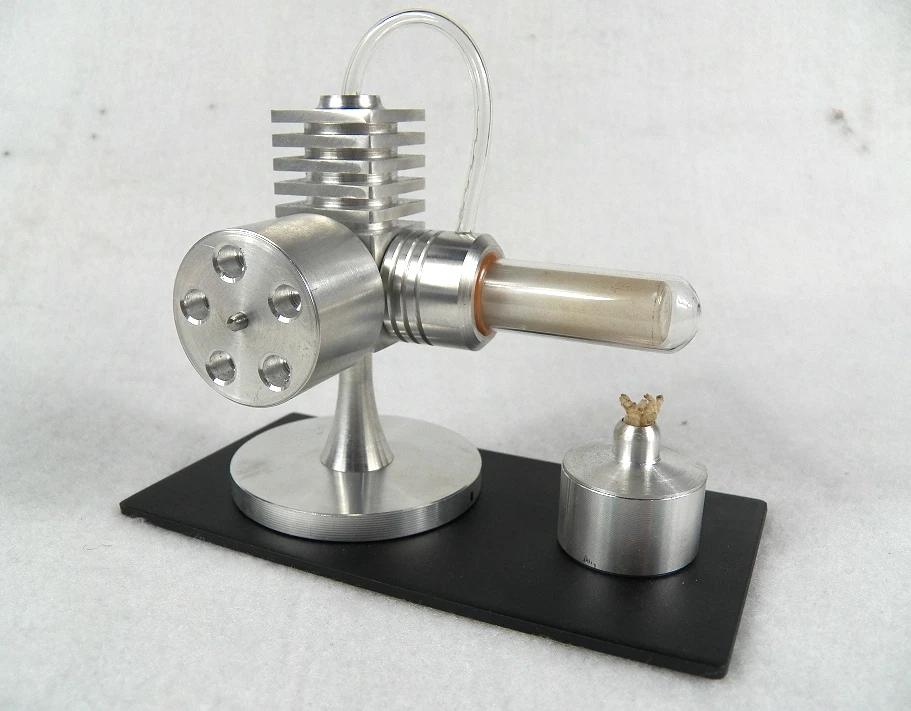 

Двигатель сжигания со спиртовым топливом, с малым двигателем