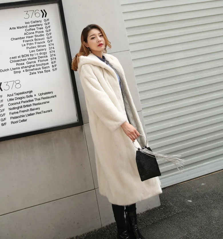 Новинка зимы, XL 6xl, длинное пальто выше колена, Женское пальто из искусственного бархата с капюшоном, меховое пальто J10263