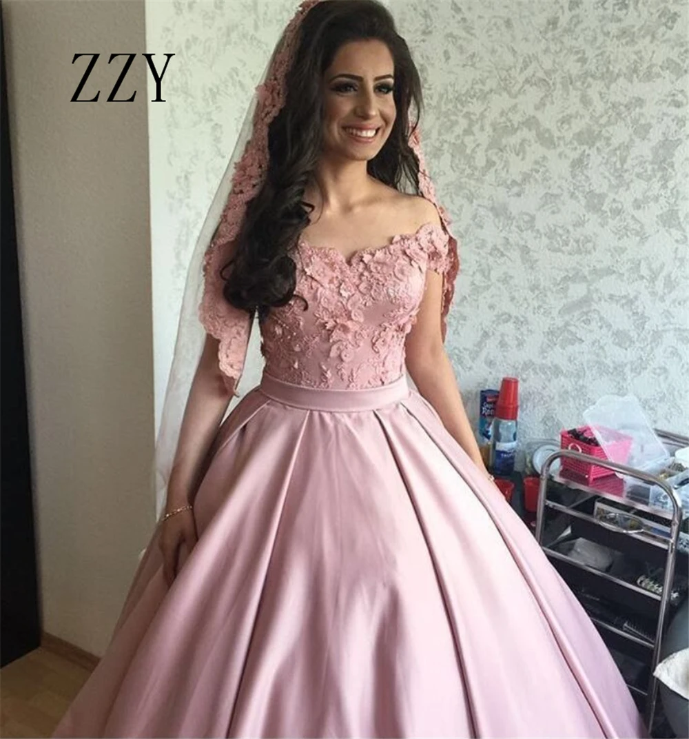 

Excellent Off The Shoulder Quinceanera Dresses Appliques Beading Sashes Satin Ball Gown Girl's Pageant Dress Formal Party