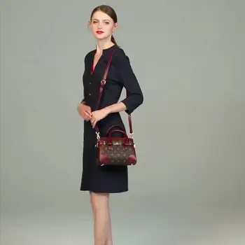 

2019 new handbag versatile messenger bagAAA284