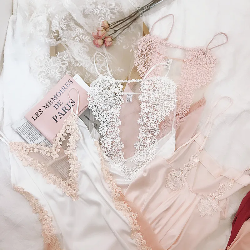 

Women Embroidery Sexy Sleepwear Backless Nightdress Young Women Nightgowns Thin Ice Silk Lace Sling Sleeping Dress Night Gown