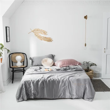 

2020 Fashion Silky Soft Comfortable Summer Quilt Air Conditioning Duvet 100% Lyocell Blanket Bedspread Adults Silver Bed Quilts