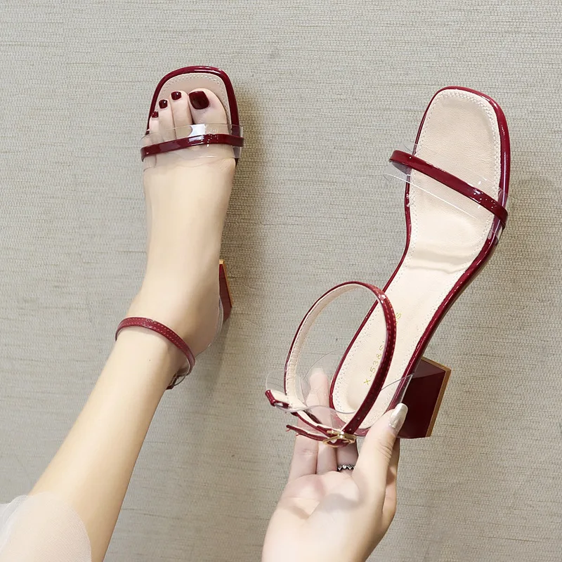 

Seckilling! Rivet Semi-high Heeled Temperment Peep-Toe High Heel Shoes Rebate Does Not Change Oh