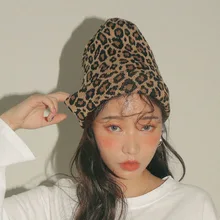 Новая модная женская Шапка-бини леопардовая женская шапка весна осень зима женские шапки s леопардовая расцветка вязаная зимняя женская шапка