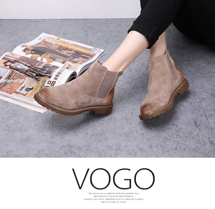 2553984003_446351068