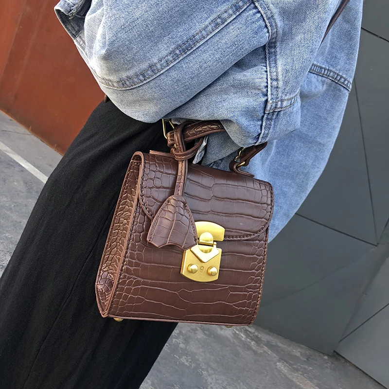 

Crocodile Pattern Vintage Leather Crossbody Bags For Women 2020 New Small Purses and Handbags Ladies Shoulder Messenger Bag