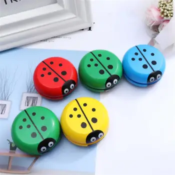 

YeahiBaby 5pcs Wooden Yoyo Fun Cartoon Yoyo Toy Birthday Party Favors Prizes for Kids Childs (Random Color)
