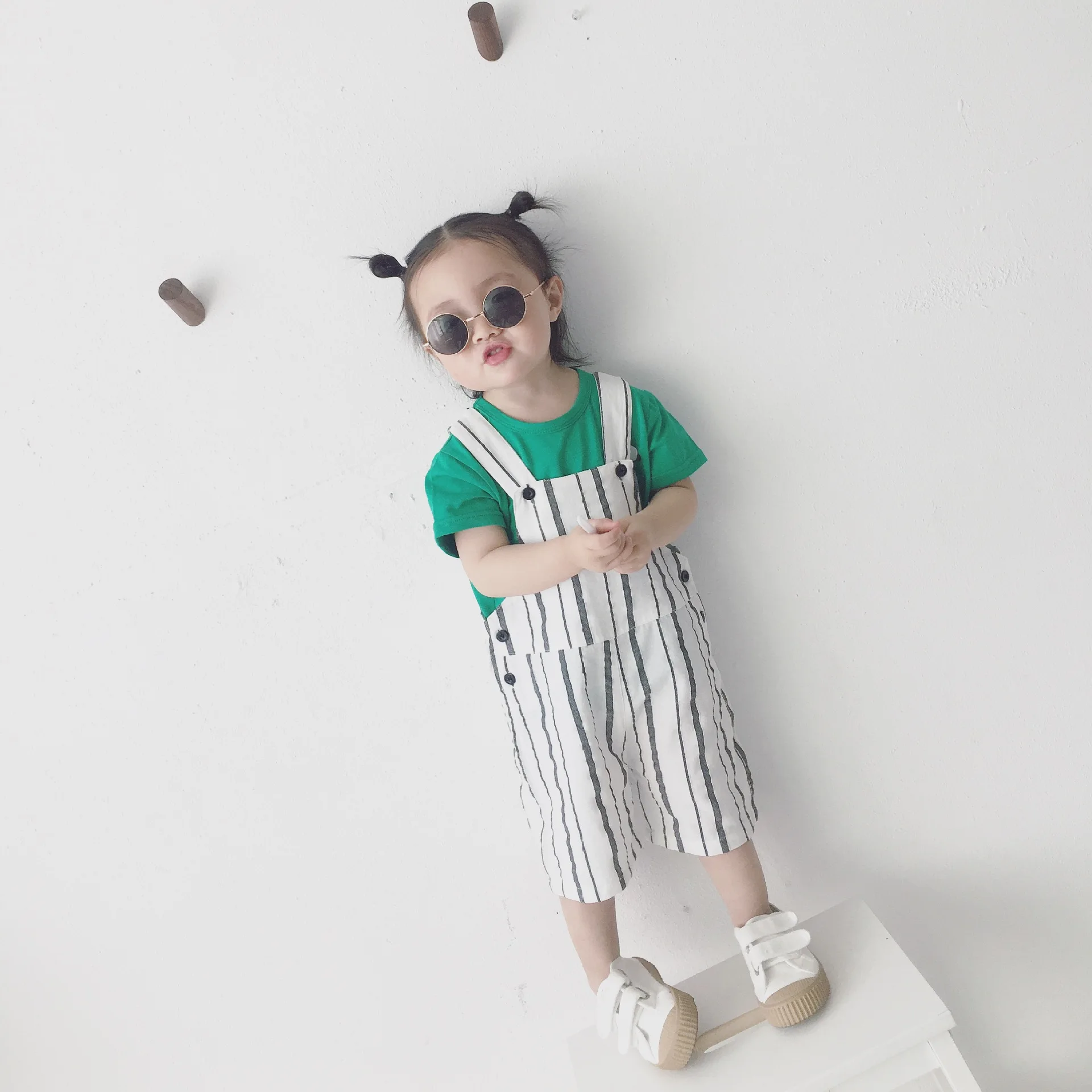 Детская одежда; коллекция года; летняя одежда; Новые товары для мальчиков; корейский стиль; шикарный стиль; в полоску; комбинезон для девочек; шорты