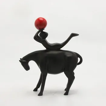 

European Style New Wrangler Sculpture Art&Craft Office Statue Creative Living Room Home Decoration Accessories M4157