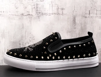 

New Men's Comfortable Loafers Rhinestone Rivet Pointed Men Formal Shoes Men's Wedding Party Flat Shoes Rivet nightclub loafers