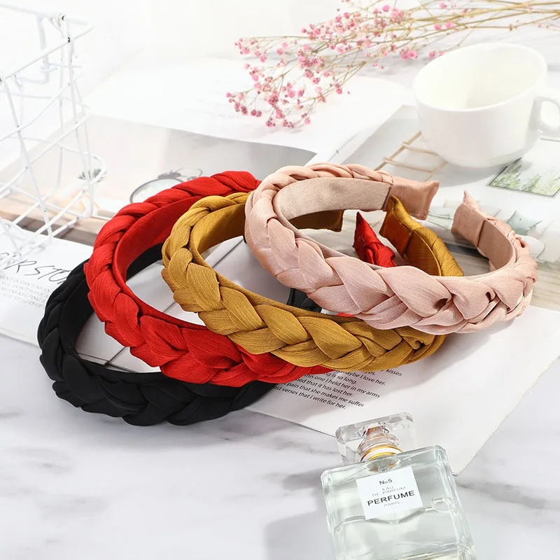 

2020 new air wrinkle fashion creative twist braid headband Korean pure color versatile fabric headband headwear