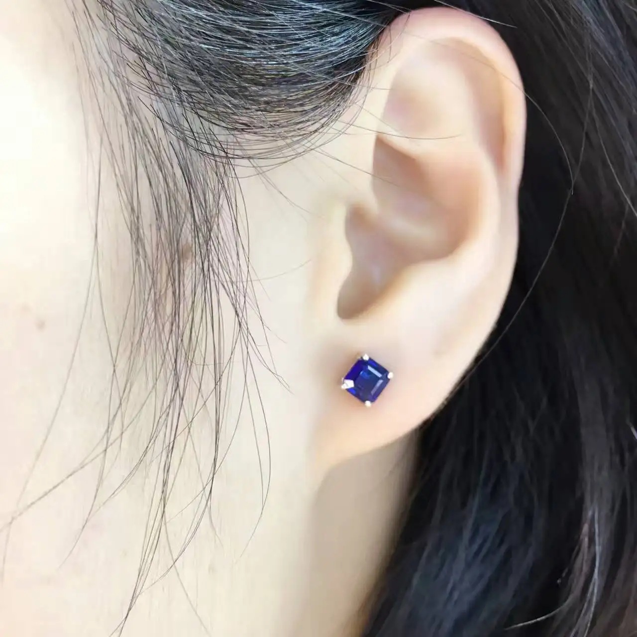 18K золото 2.038ct натуральный сапфир серьги гвоздики для женщин инкрустированный стразами