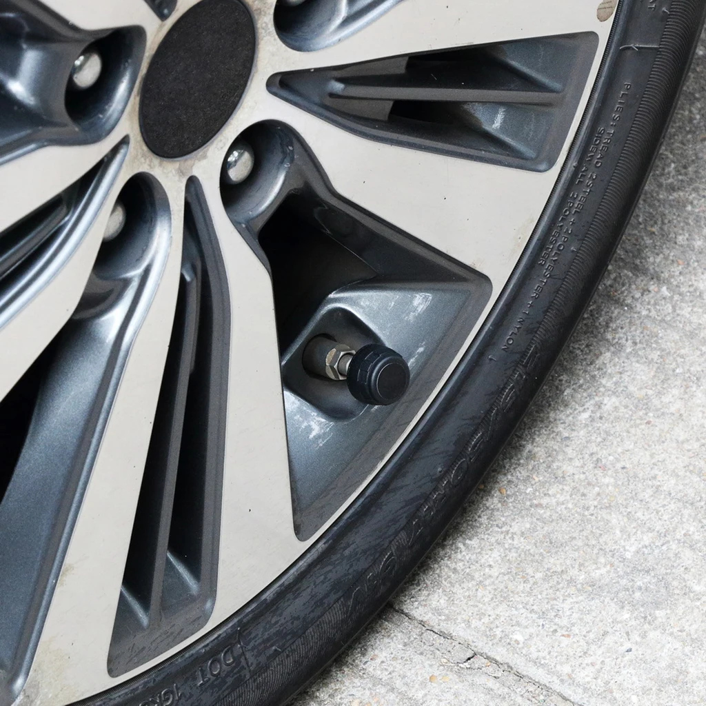 TPMS Solar Power Car Tire Pressure Alarm Monitor System Digital LCD Real-time Display Auto Security Alarm Systems Tyre Pressure