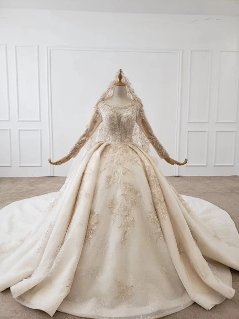 simple wedding dress with long veil