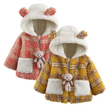 Пальто для маленьких девочек; коллекция года; зимняя теплая Повседневная куртка в клетку с капюшоном для малышей; плюшевая верхняя одежда с длинными рукавами и рисунком; одежда для маленьких девочек