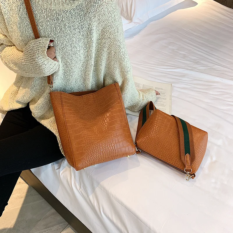 

2019 Autumn And Winter New Style Crocodile Pattern WOMEN'S Bag Fashion Shoulder Bucket Bag Korean-style Versatile Wide-Strap Pic