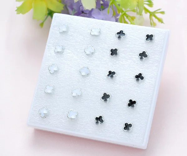 Youmo Small Clover Butterfly Plastic Earing