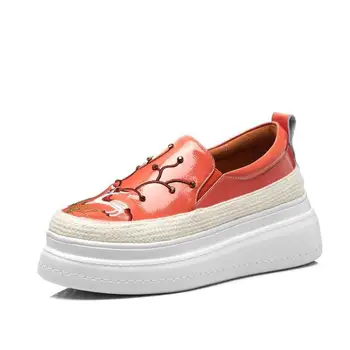 

A Thick Loafers Women Spring New Patent Leather Leather Embroidered A Pedal Shoes Sika Deer Cervus Nippon Platform Shoes Tenis