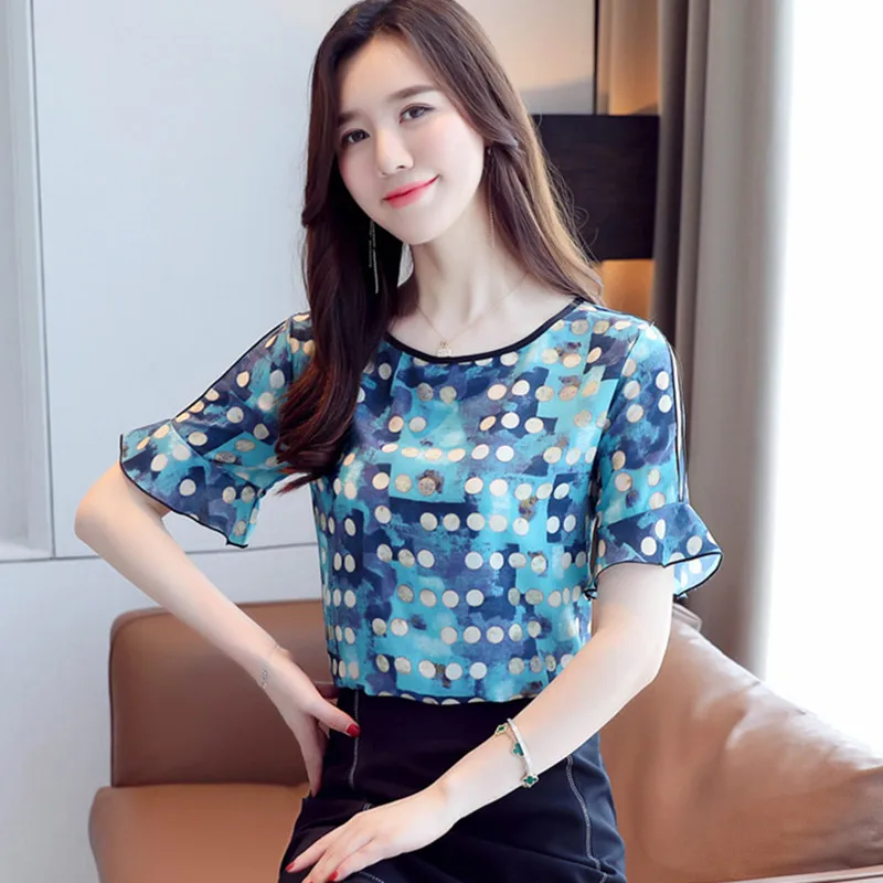 

Korean Chiffon Women Blouses Shirt Women Dot Print Blouse Woman Flare Sleeve Blouse Tops Plus Size Blusas Mujer De Moda 2020 XXL