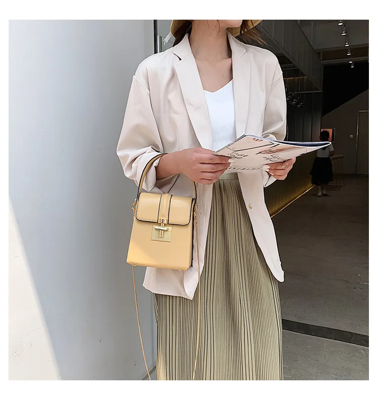 

Crosslock Button The New Style Women's Short Handbag with Single Shoulder and Oblique Crossing Bags for Women 2019