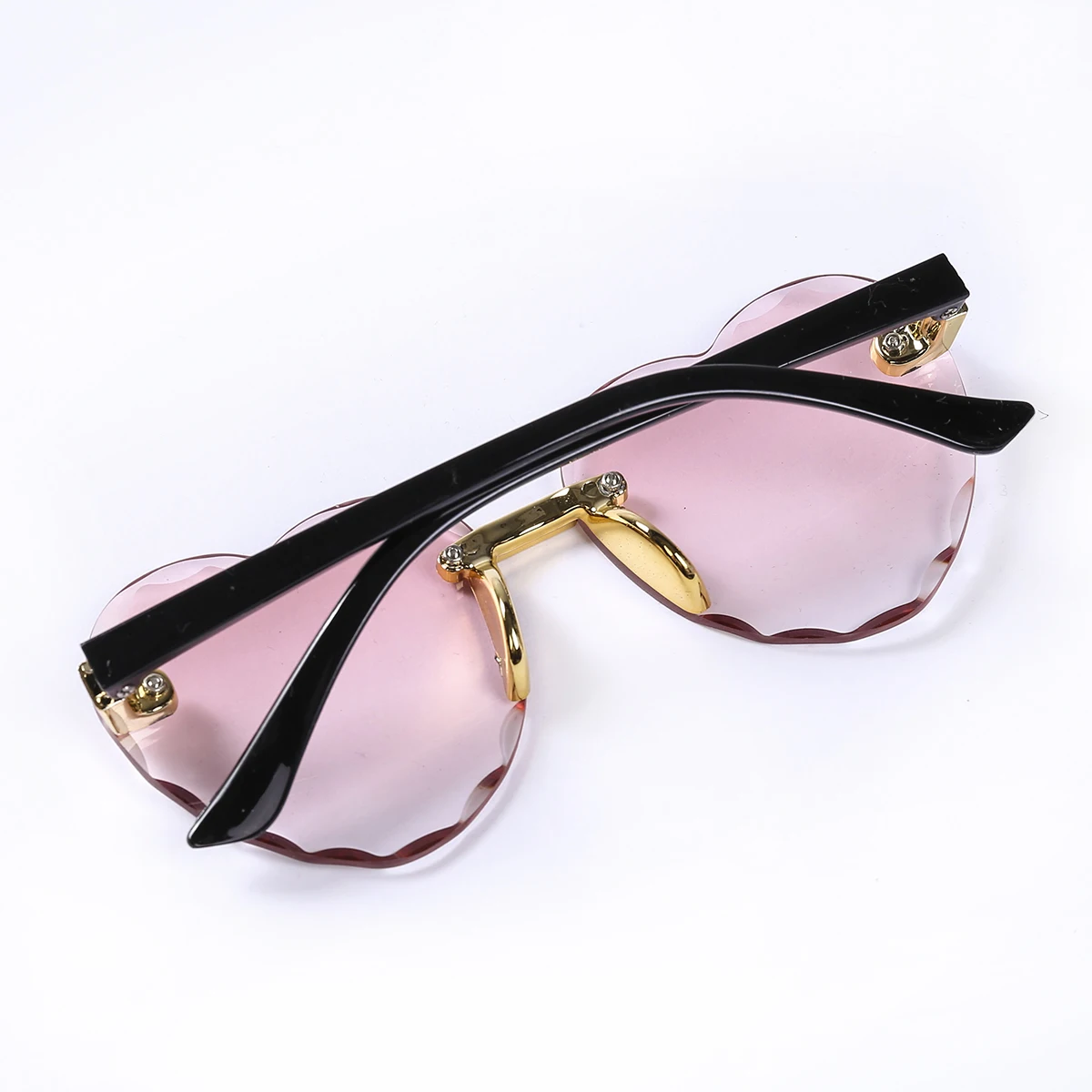 //ae01.alicdn.com/kf/He7f859ef4777496f865d61137c8fab5c5.jpg?smt_ispass_6032689