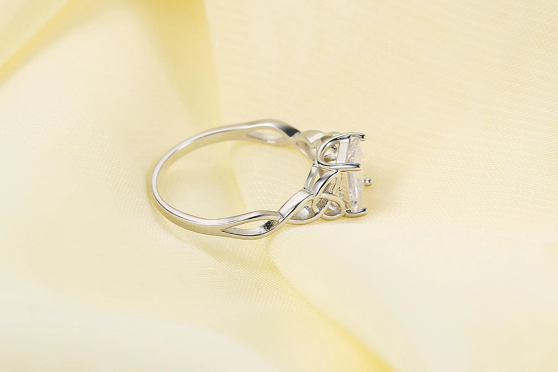 Classic Sterling 925 Silver Ring 4 Claws AAA Zircon Diamond Ring for Women Engagement Wedding Ring Moissanite Stone Fine Jewelry