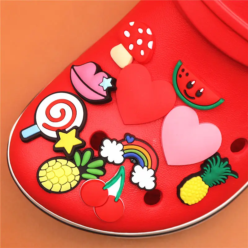 Single Sale 1pcs Shoe Charms Cartoon Heart-shaped Garden Shoe Accessories Buckle Decorations Fit Croc Wristband JIBZ Kids X-mas