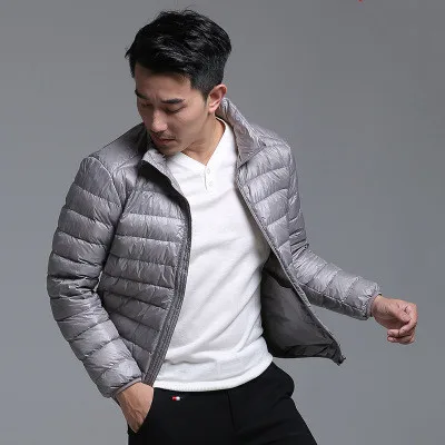 Брендовая осенне-зимняя легкая пуховая куртка мужская мода с капюшоном короткое большое ультратонкое легкое молодежное тонкое пальто 5XL - Цвет: Gray