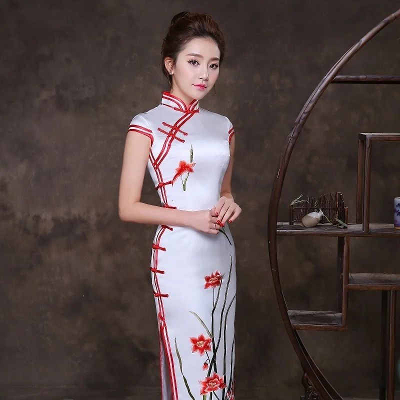 Вышивка Cheongsam длинное Ципао женское китайское традиционное платье Восточный стиль платья ретро халат Китайский магазин одежды