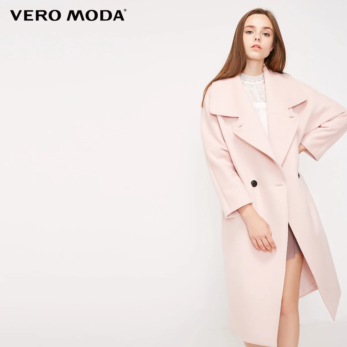 Женское шерстяное пальто Vero Moda разноцветное с отворотами и открытыми плечами на
