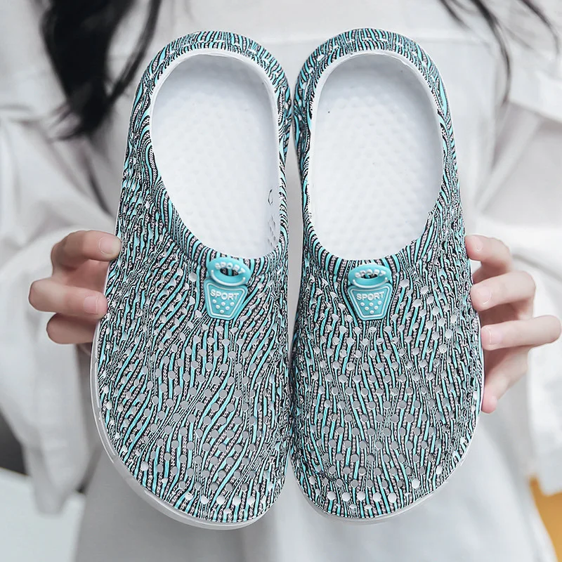 

Thick Bottomed Slipper Women's Summer Fashion Slippers Porous Shoes Anti-slip Sandals Slanted Heel Closed-toe Semi-Slipper