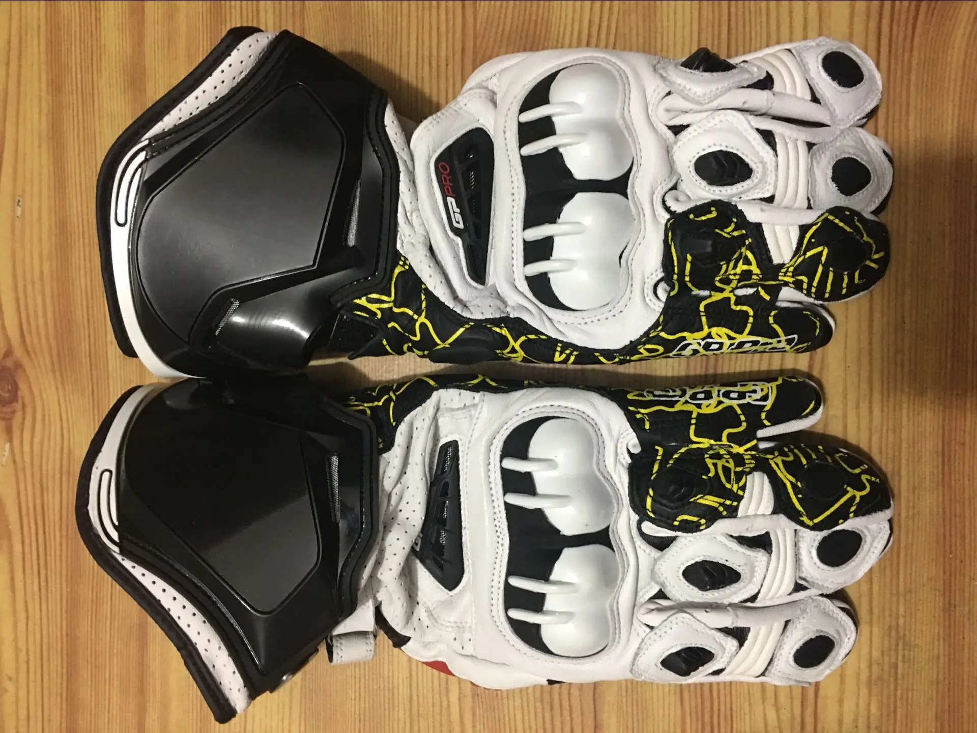 

Alpine Moto Pro leather gloves long M1 gloves motorcycles Moto GP racing leather gloves