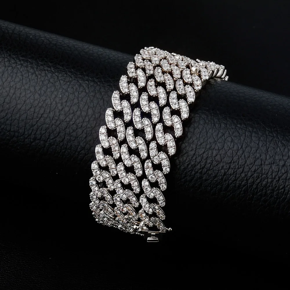 14797303415_1015819762