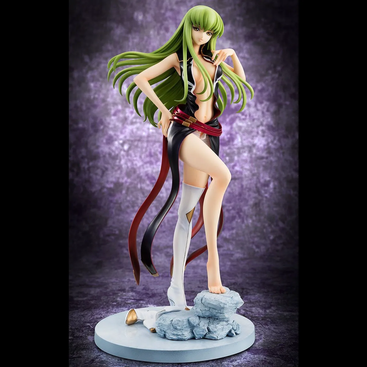 

Renegade Lelouch R2 Rebellious Lelouch C. C. Witch Queen 1/8 Garage Kit Decoration