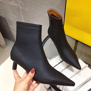 

Warm 2020 Elegant Women Fur Ankle Boots 6cm Kitten High Heels Short Boots Female Pointed Toe Beige Low Heels Leather Boots Shoes