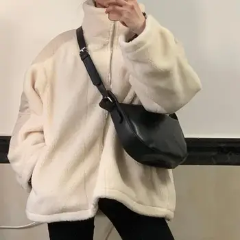 

A simple joker half moon crossbody bag bag hand carrying dumplings bag