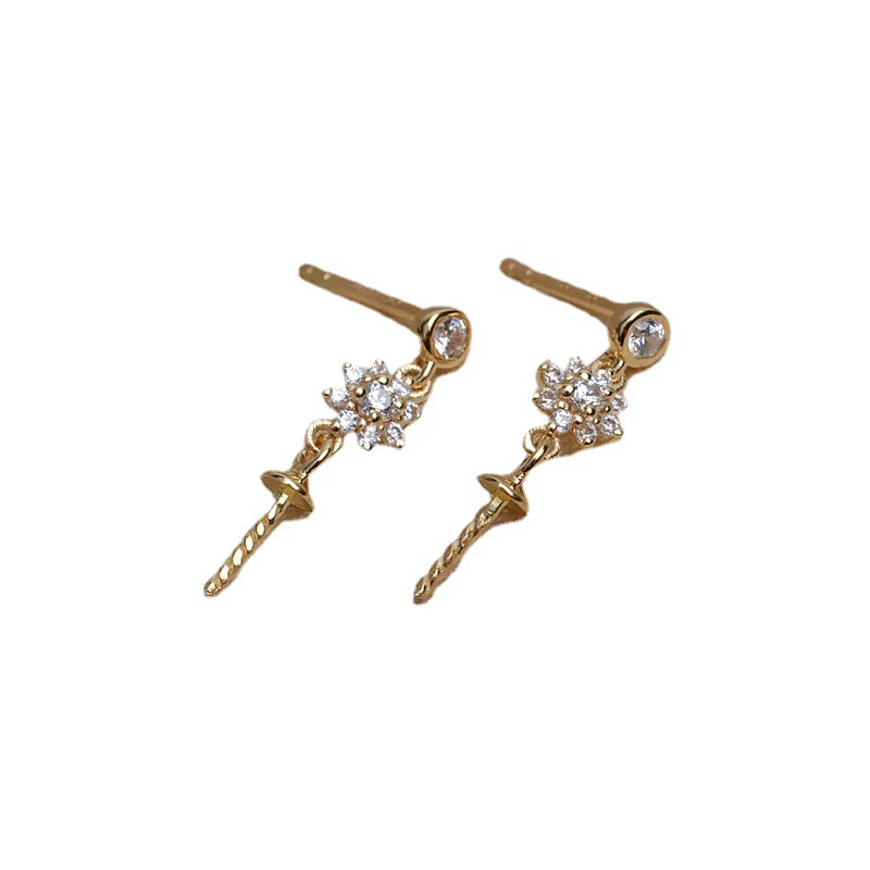 Рисунок 4 - Оригинальные золотые серьги в форме сердца AU 750 18K