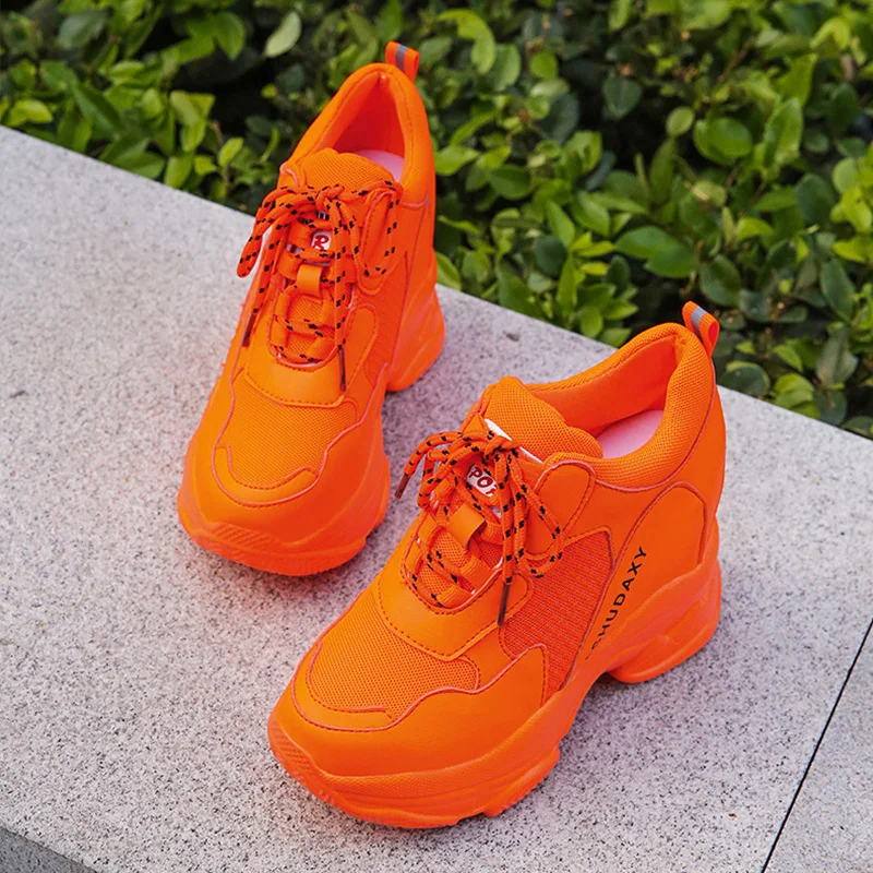 Мягкие повседневные плотные кроссовки на платформе; Летняя женская обувь из дышащего сетчатого материала; Повседневная желтая спортивная обувь на плоской подошве; женские оранжевые; - Цвет: Оранжевый