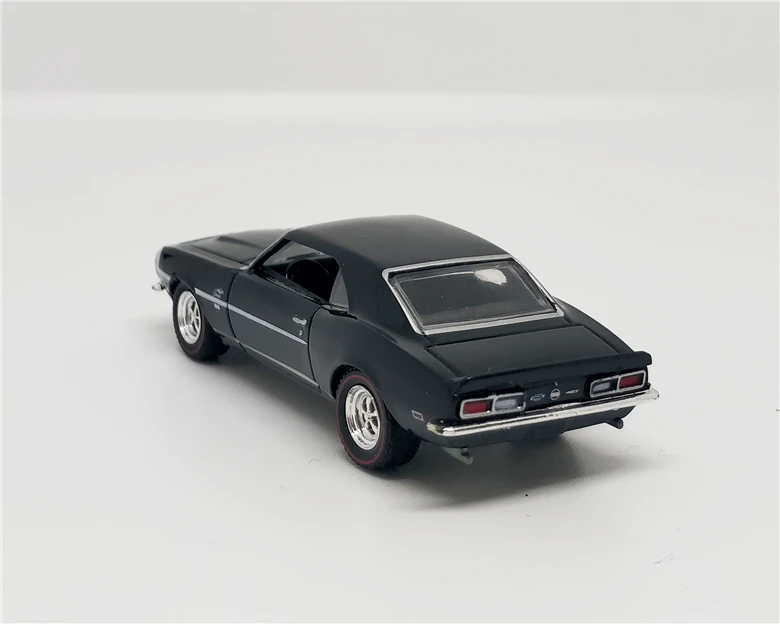 1: 64 зеленый Свет Chevrolet COPO Camaro 1968 смокинг черный без коробки