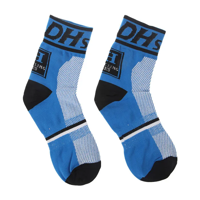 small blue Hot Sale Sports Socks Women Men Cycling Running Breathable Protect Feet Medium M7DC - Цвет: small blue